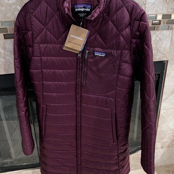 *SOLD* NWT Patagonia Women's Radalie Parka slim fit size L - Picture 5 of 8